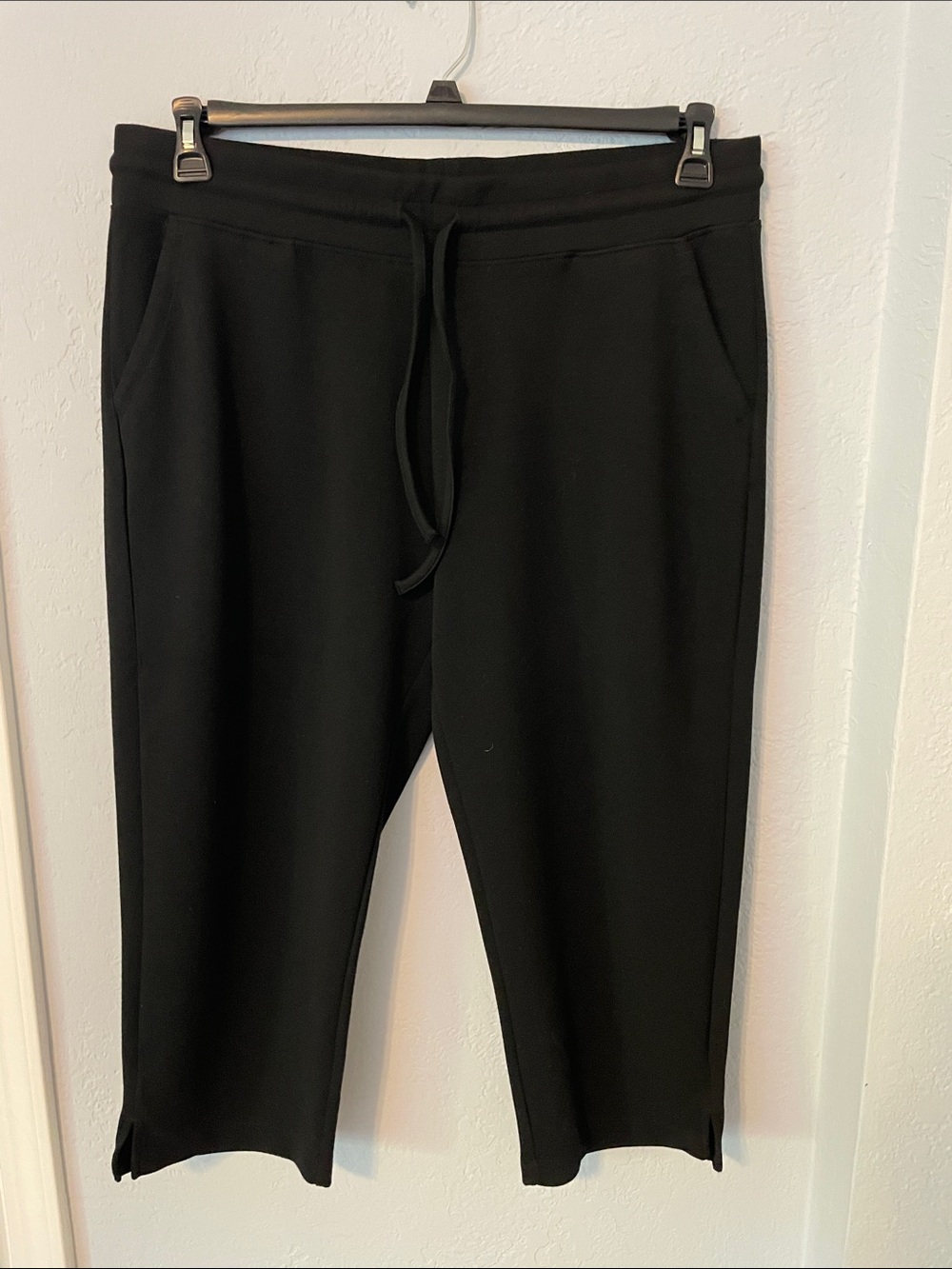 Women’s Black Drawstring Capri Pants